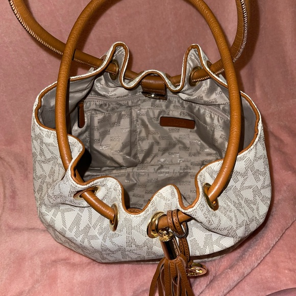 MICHAEL KORS Large Gathered Tote - Picture 8 of 12